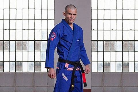 wat-is-het-verschil-tussen-een-jiu-jitsu-pak-en-een-brazilian-jiu-jitsu-pak
